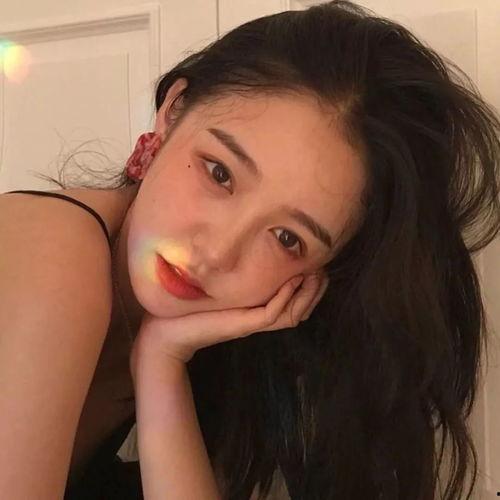 吃瓜女网红头像真人照片,揭秘网红吃瓜女的真实风采