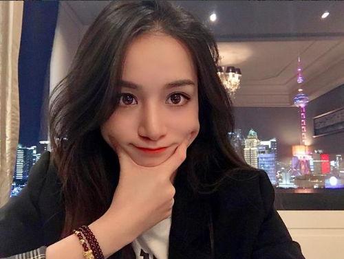 小三吃瓜女的网红