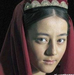 阿娜尔罕吃瓜网红,揭秘网红背后的瓜田生活