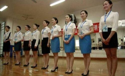 网曝吃瓜的南航空姐,网曝吃瓜事件背后的真相与风采